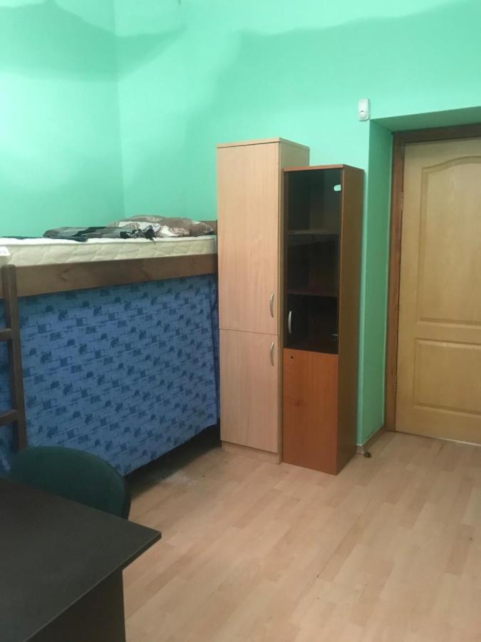 Ararat-Holosiivskyi Hostel Kyiv Exterior photo